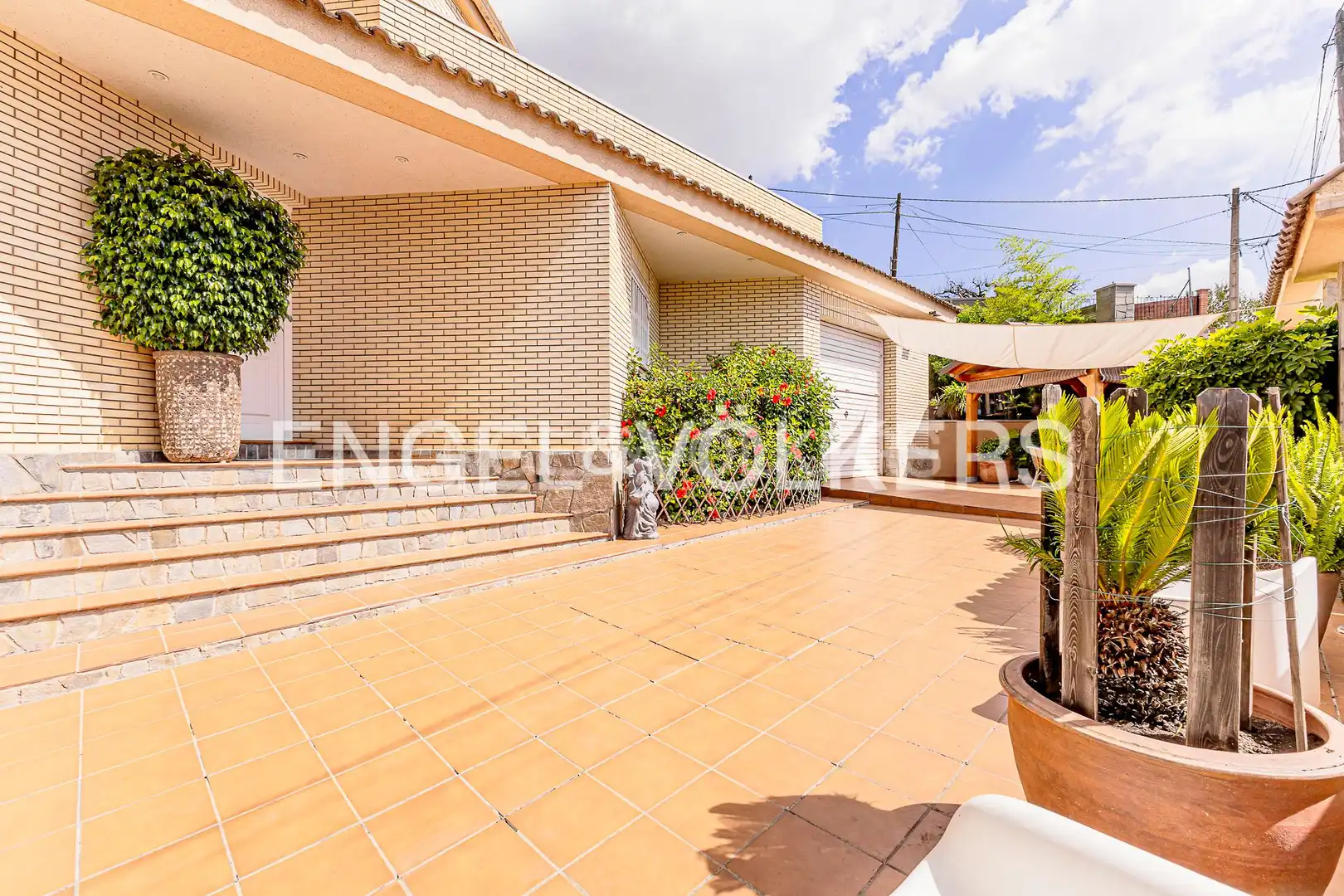 Exterior view of Houses for sale in Sant Vicenç Dels Horts  with Heating, Storage room and Swimming Pool
