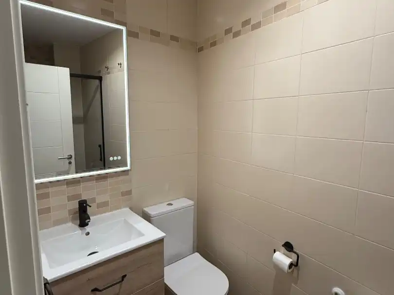 Bany de Pis en venda en Alcobendas amb Aire condicionat, Terrassa i Balcó