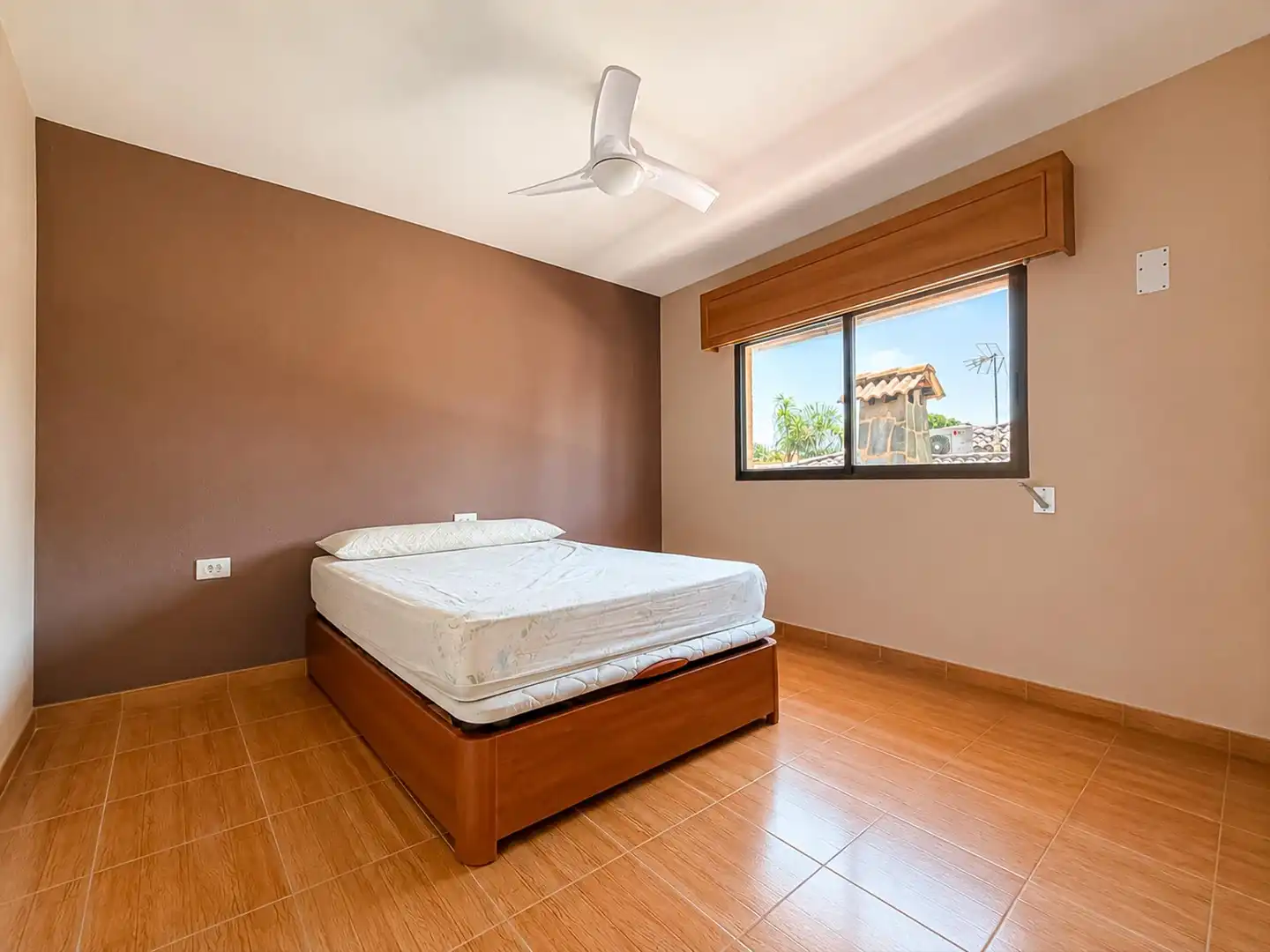 Dormitori de Casa o xalet en venda en L'Eliana amb Aire condicionat, Jardí privat i Terrassa