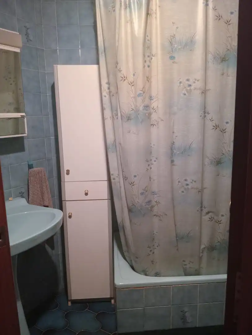Baño de Piso de alquiler en Valencia con Amueblado y Balcón
