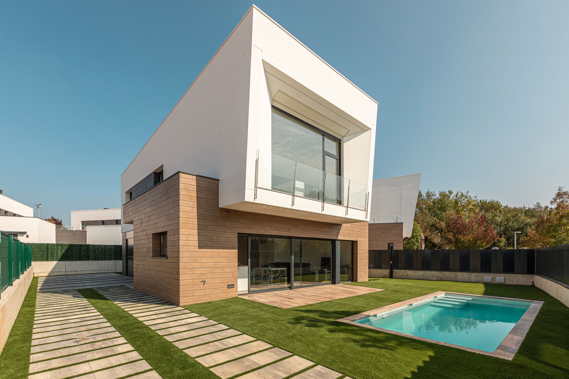 Vista exterior de Casa o xalet en venda en Riudellots de la Selva amb Jardí privat