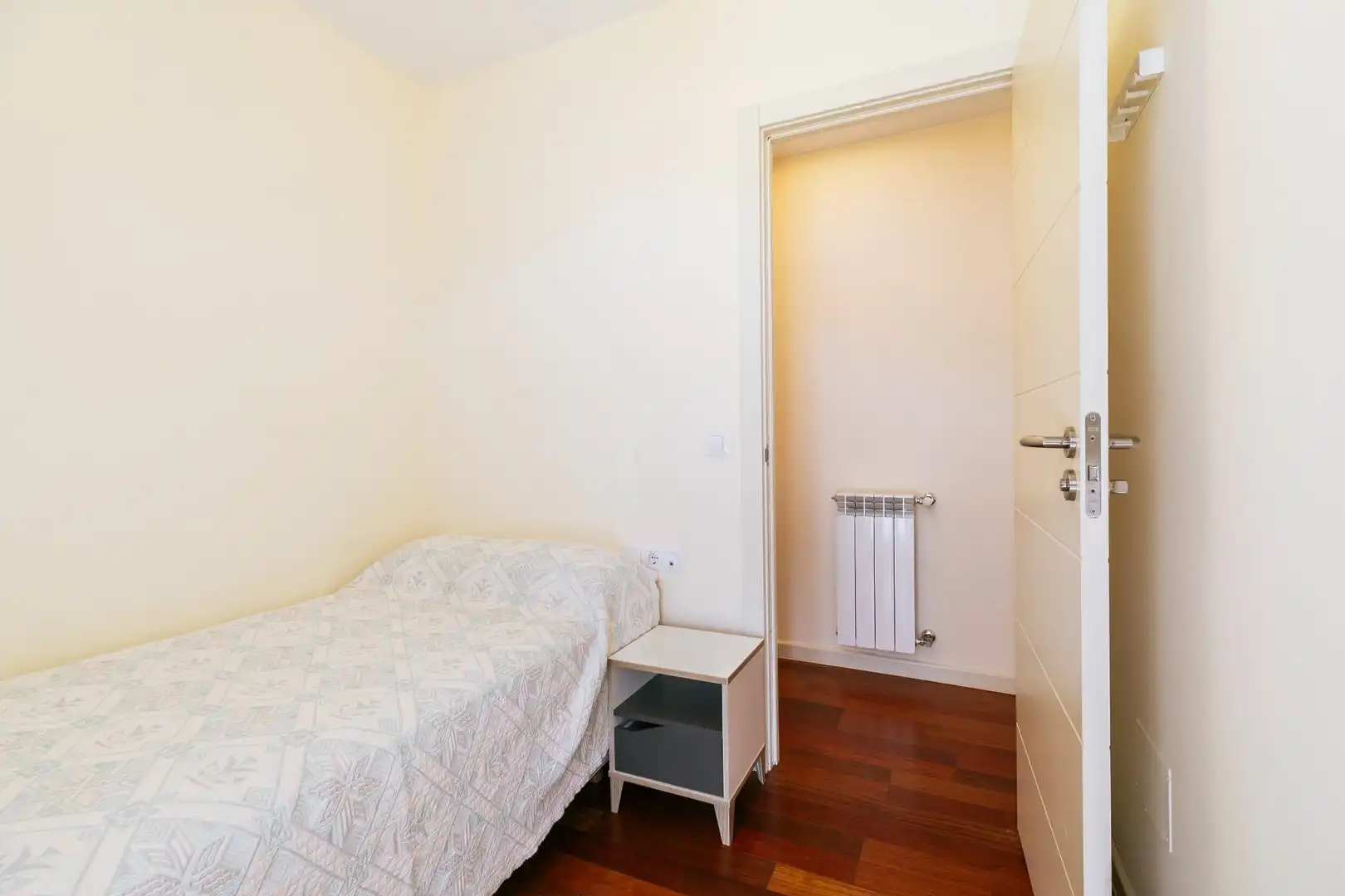 Habitación de Piso en venta en Sabiñánigo con Calefacción, Jardín privado y Terraza