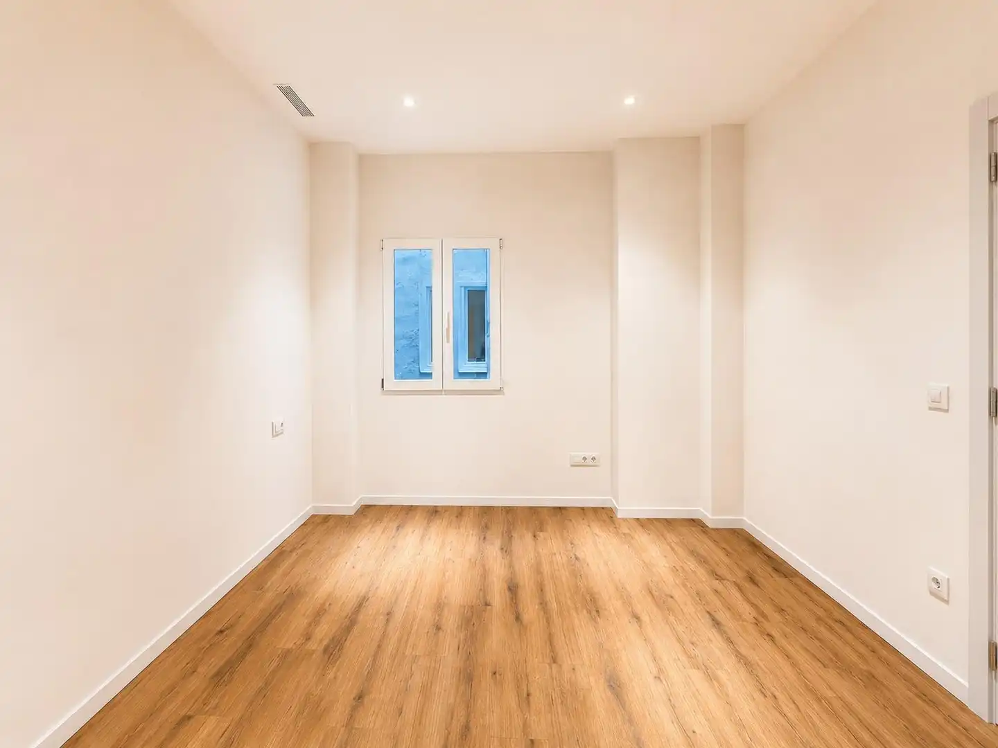 Flat for rent in Valencia  with Air Conditioner, Heating and Parquet flooring
