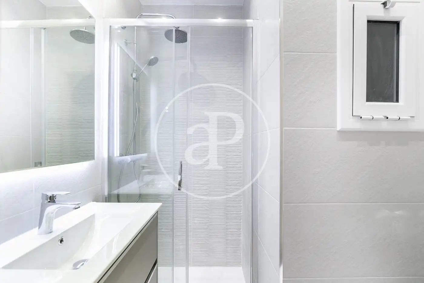 Baño de Piso en venta en Barcelona con Calefacción y Amueblado