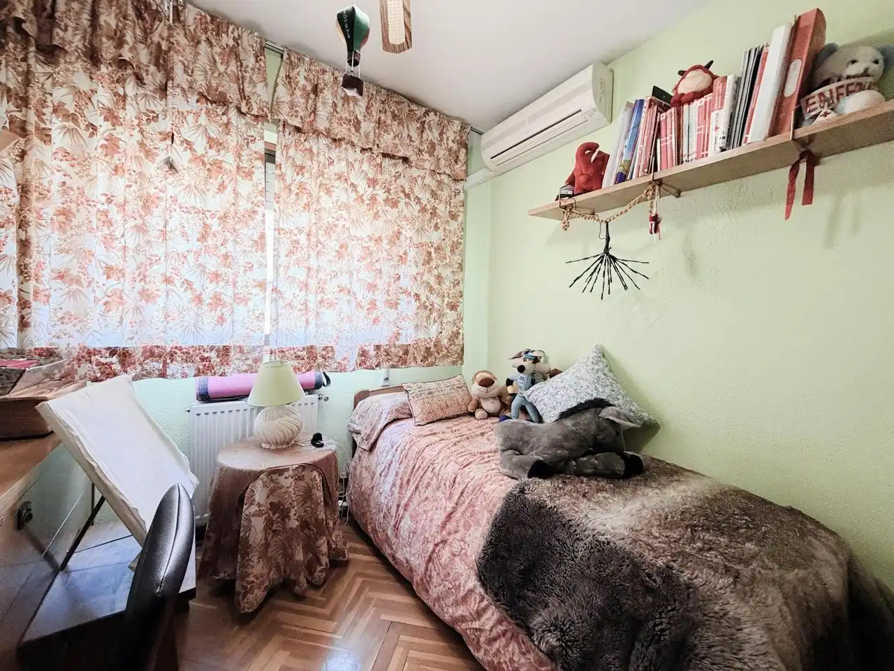 Dormitori de Casa adosada en venda en Getafe amb Aire condicionat, Jardí privat i Terrassa