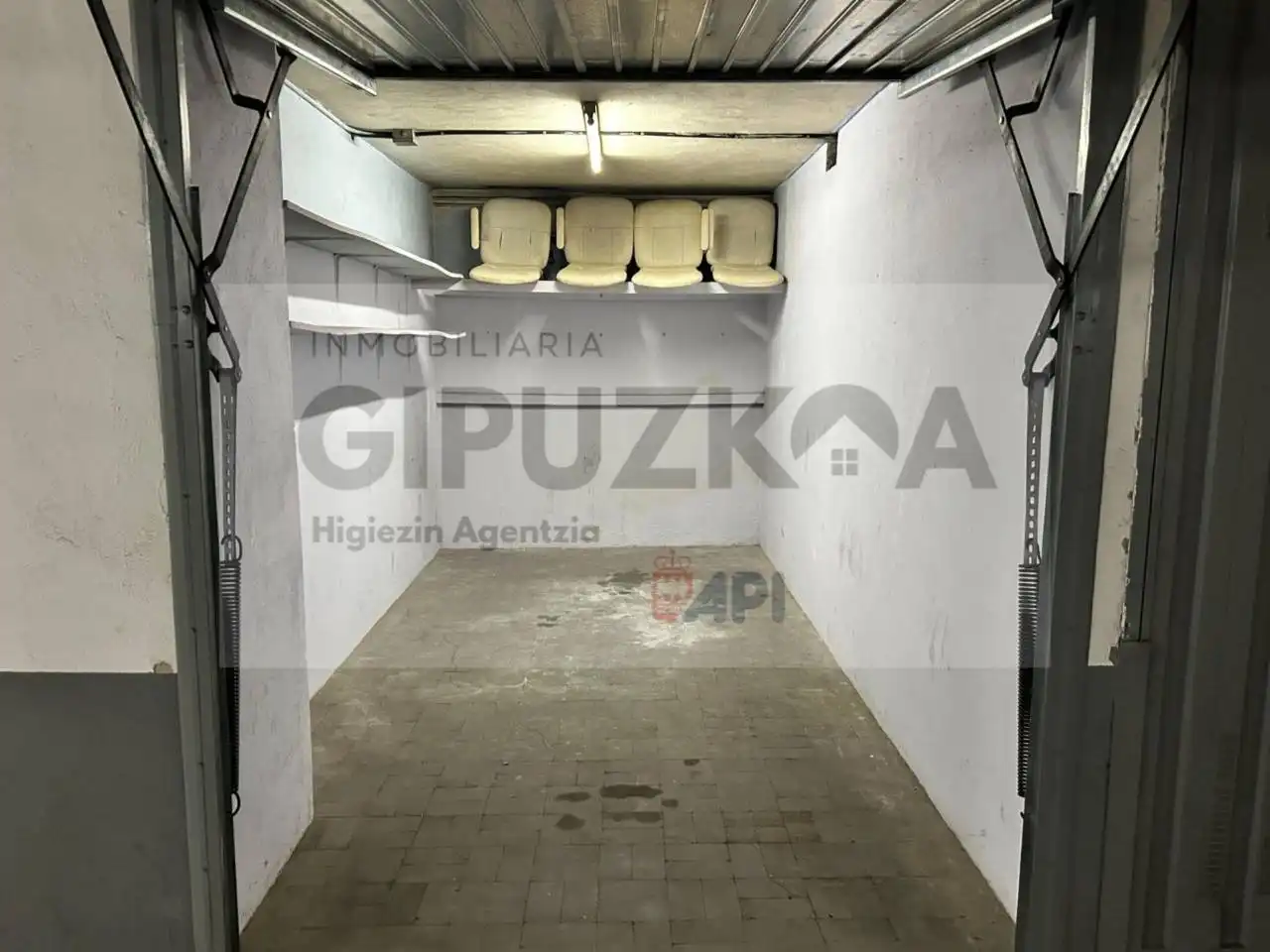 Parking for sale in Calle DE CATALINA DE ERAUSO, imagen 2