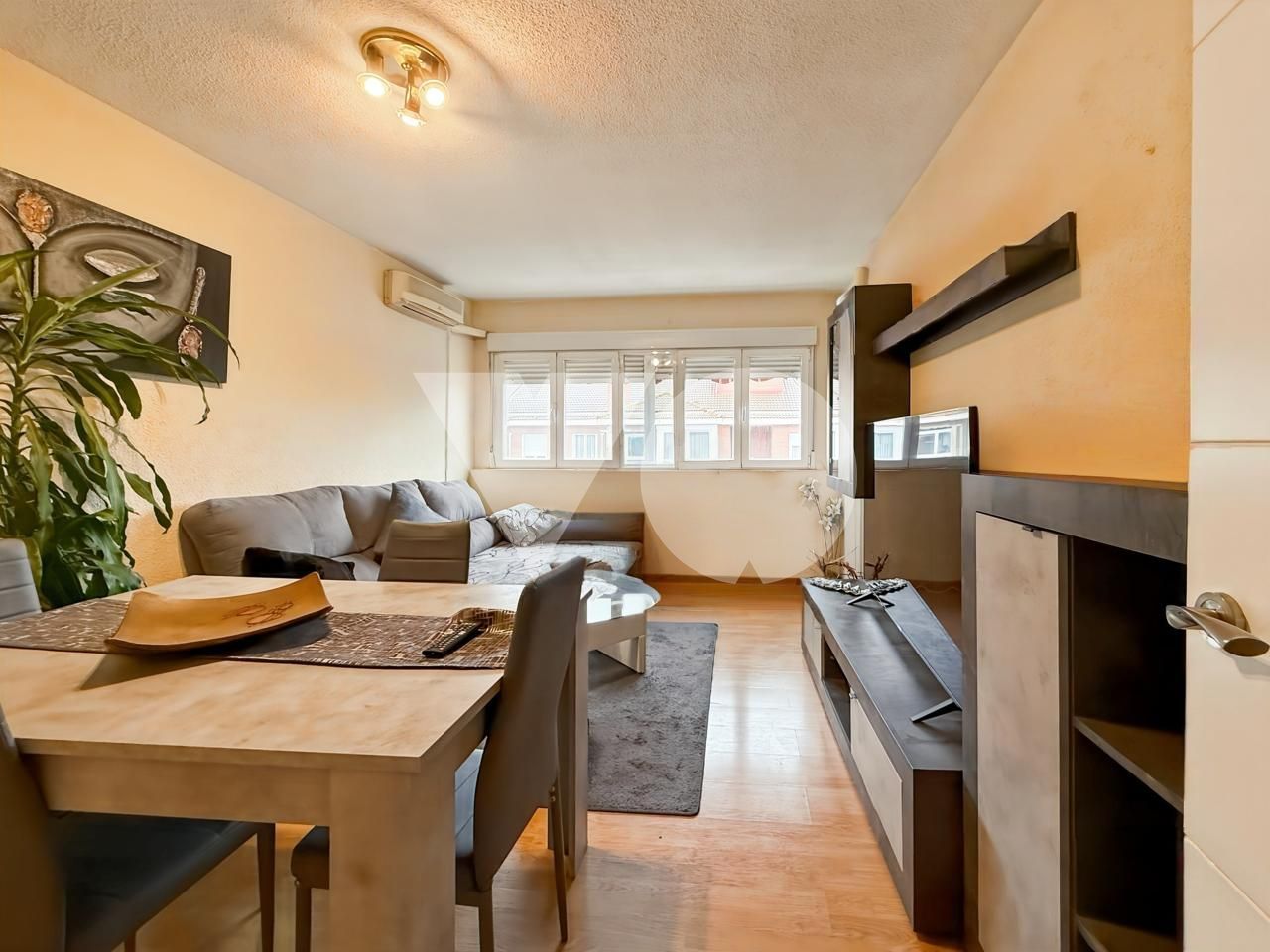 Living room of Flat for sale in  Madrid Capital  with Air Conditioner, Heating and Storage room