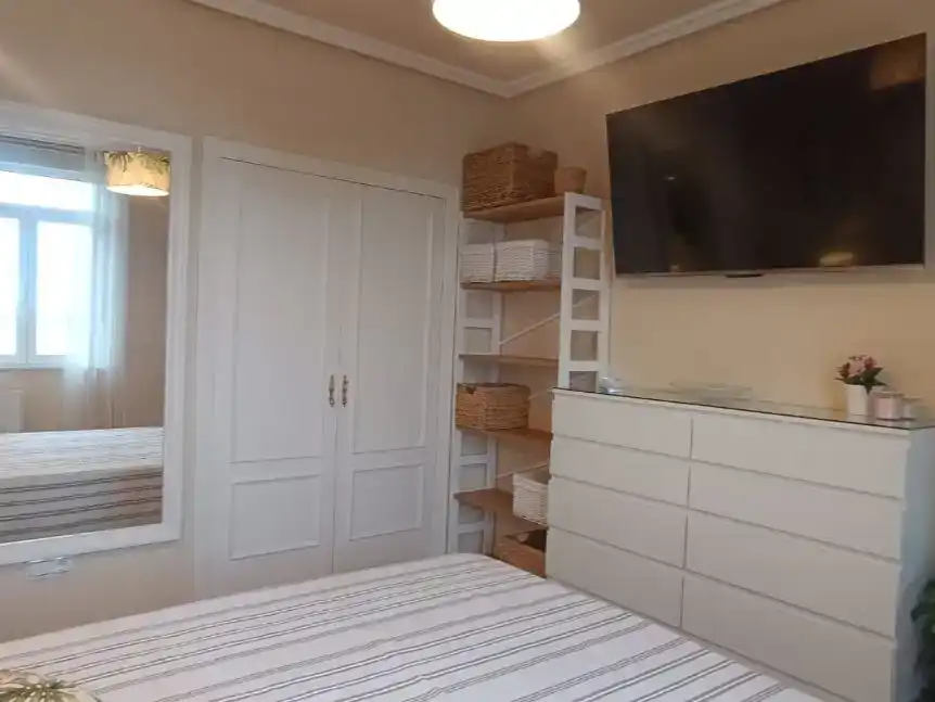 Schlafzimmer von Wohnung zur Miete in Castrillón