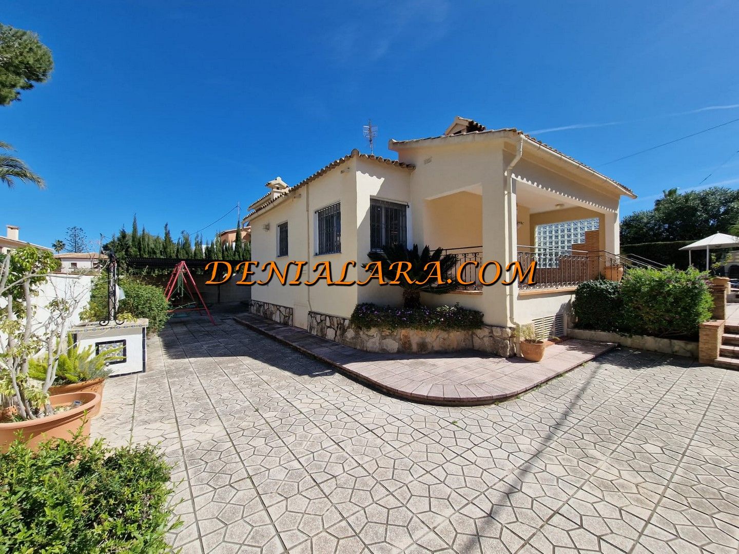 Exterior view of House or chalet for sale in Dénia  with Air Conditioner, Heating and Private garden