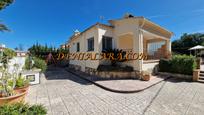 Vista exterior de Casa o xalet en venda en Dénia amb Aire condicionat, Terrassa i Piscina