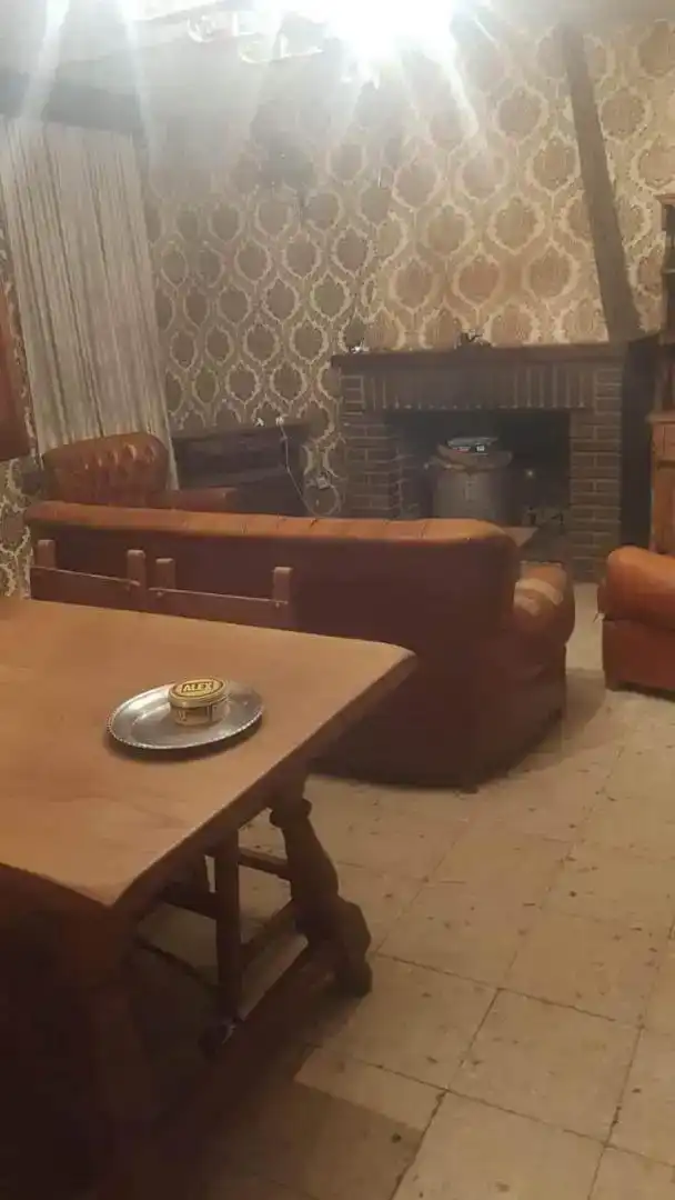 Sala de estar de Planta baja en venta en Navaluenga con Balcón