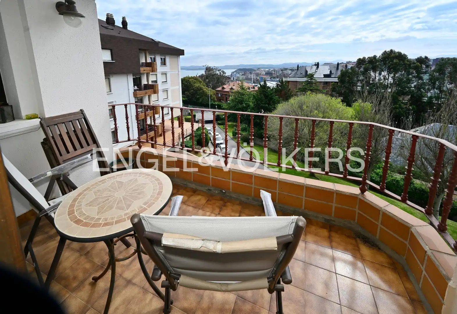 Terrasse von Wohnung zum Verkauf in Santander mit Heizung, Privatgarten und Abstellraum