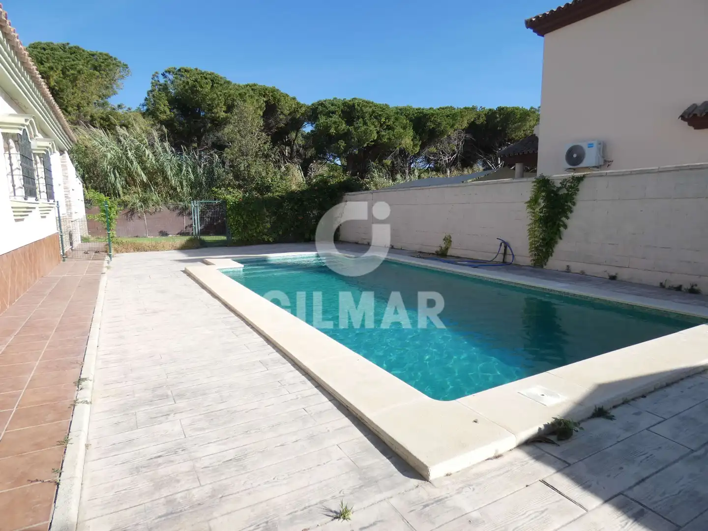 Piscina de Casa o xalet de lloguer en El Puerto de Santa María amb Aire condicionat, Jardí privat i Piscina