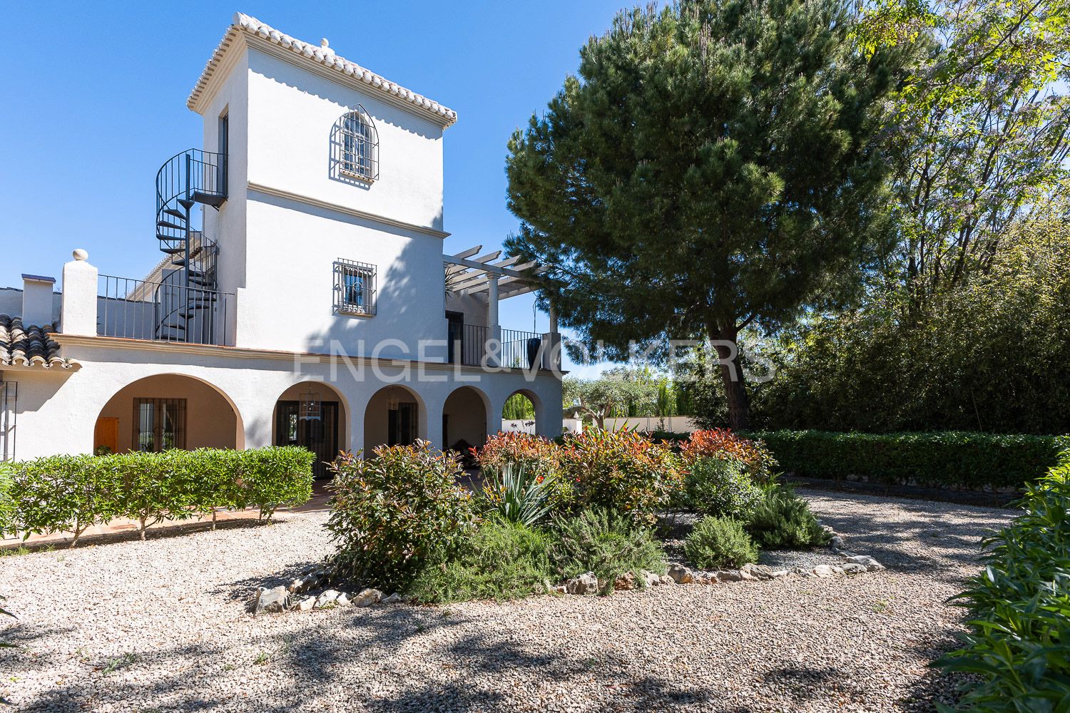 Vista exterior de Casa o xalet en venda en Dénia amb Aire condicionat, Calefacció i Jardí privat
