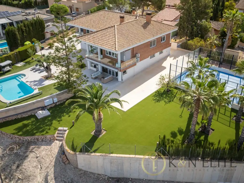 Vista exterior de Casa o chalet en venta en Petrer con Aire acondicionado, Jardín privado y Piscina
