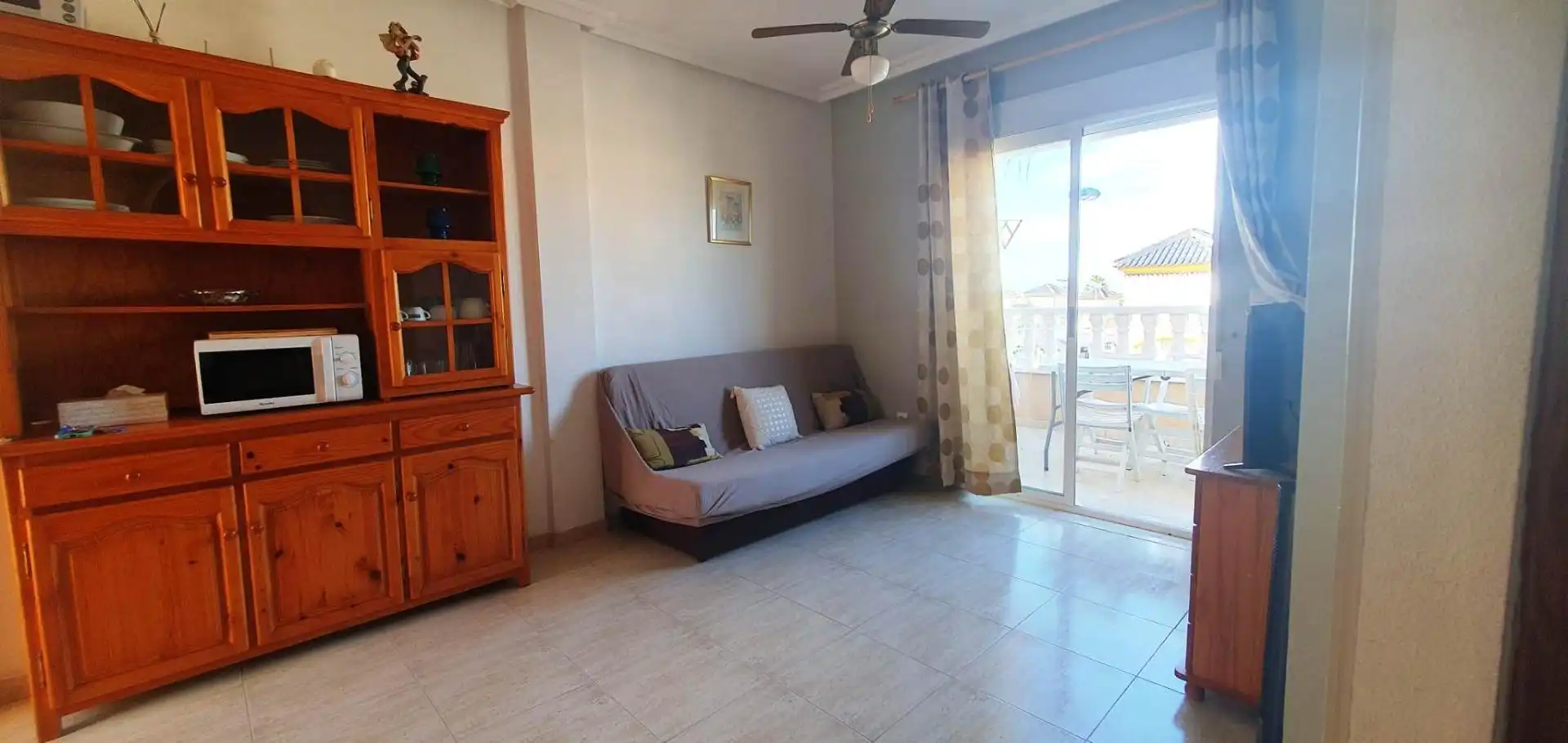 Sala de estar de Casa o chalet de alquiler en Torrevieja con Terraza, Amueblado y Balcón
