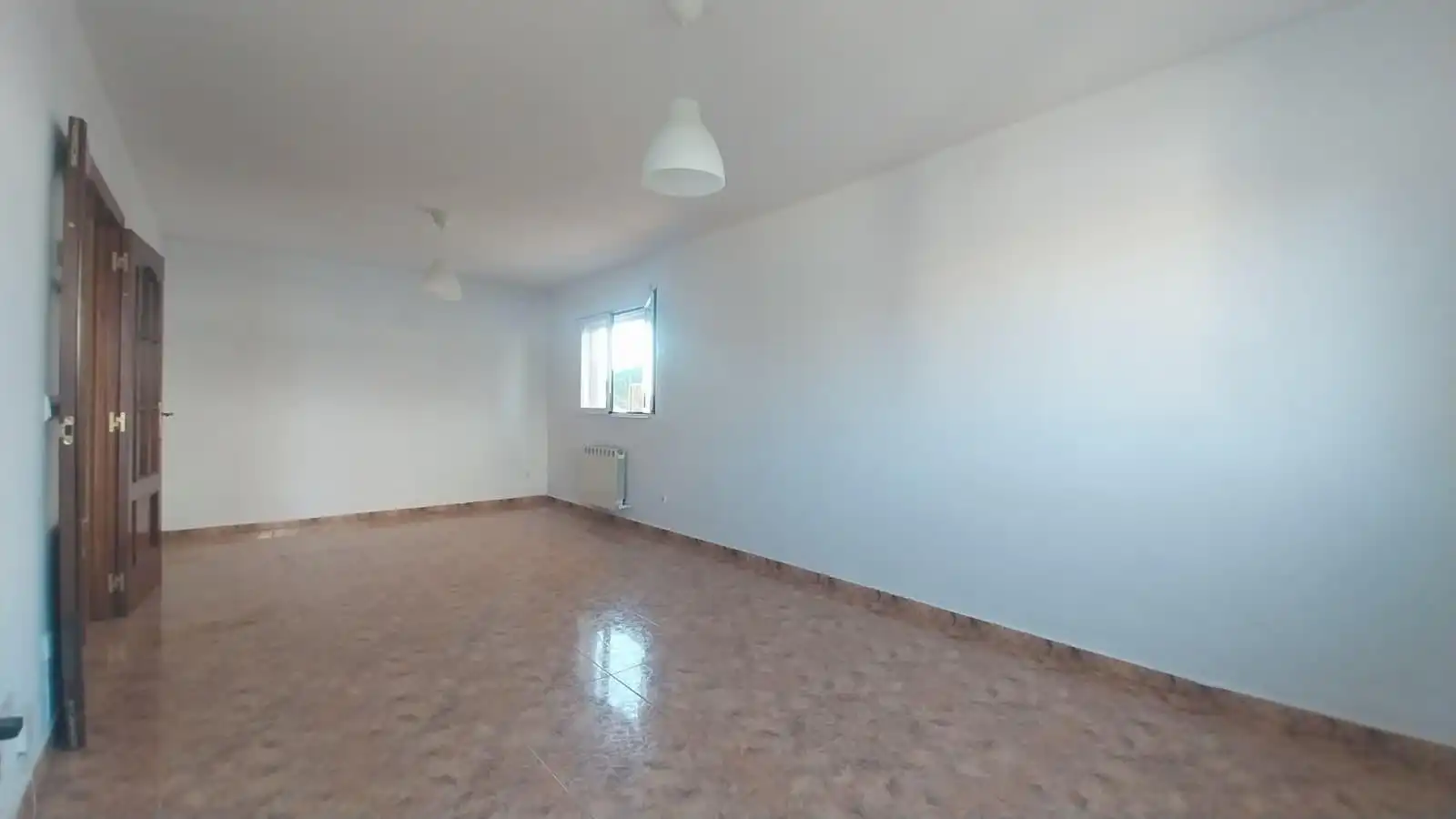 Sala d'estar de Casa adosada en venda en Tudela de Duero amb Calefacció i Terrassa