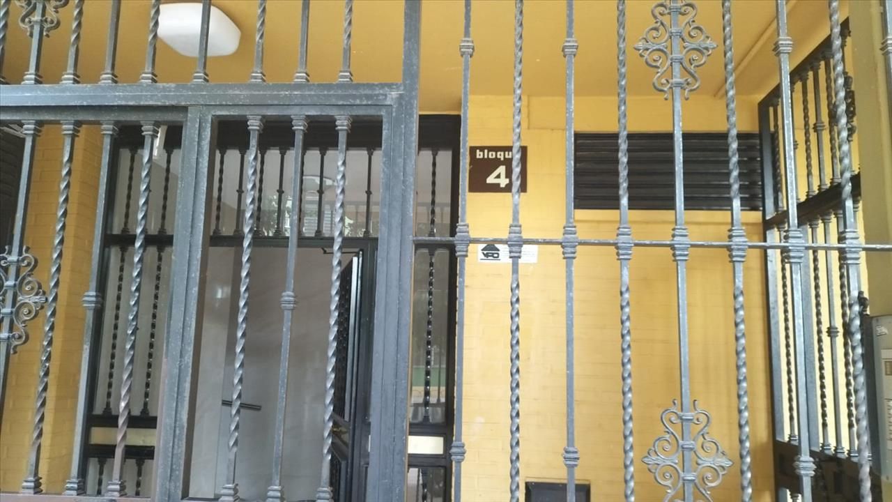 Vista exterior de Pis en venda en  Sevilla Capital