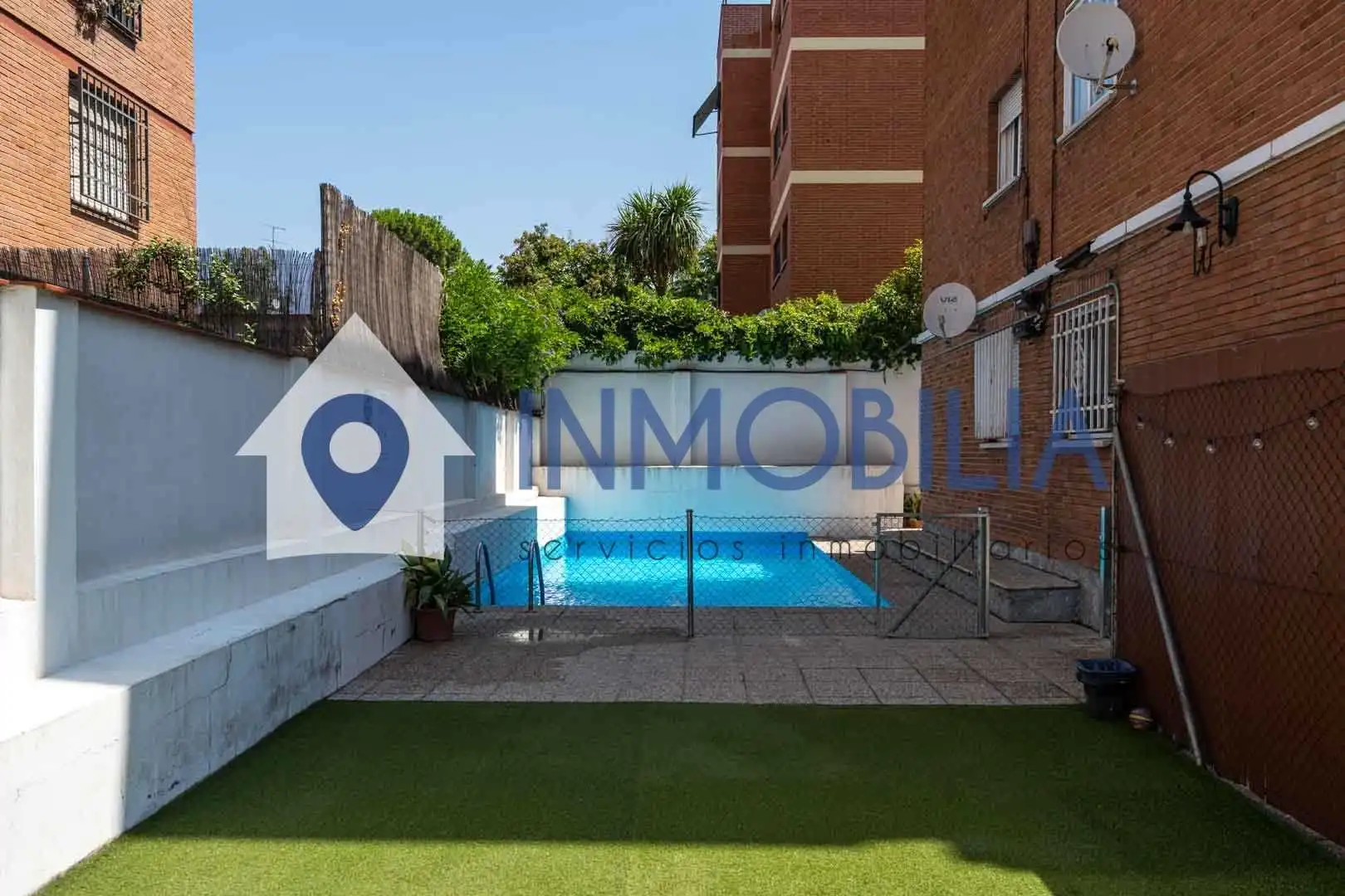 Piscina de Ático en venta en Madrid con Calefacción y Terraza