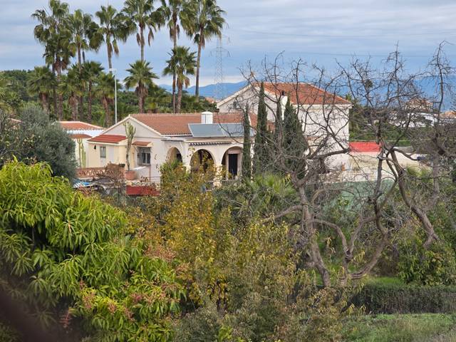 Casa-chalet en Venta en Calle Cisne en El Romeral - Peñón de Zapata