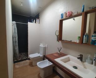 Bathroom of Flat for sale in Guadix  with Air Conditioner, Terrace and Furnished