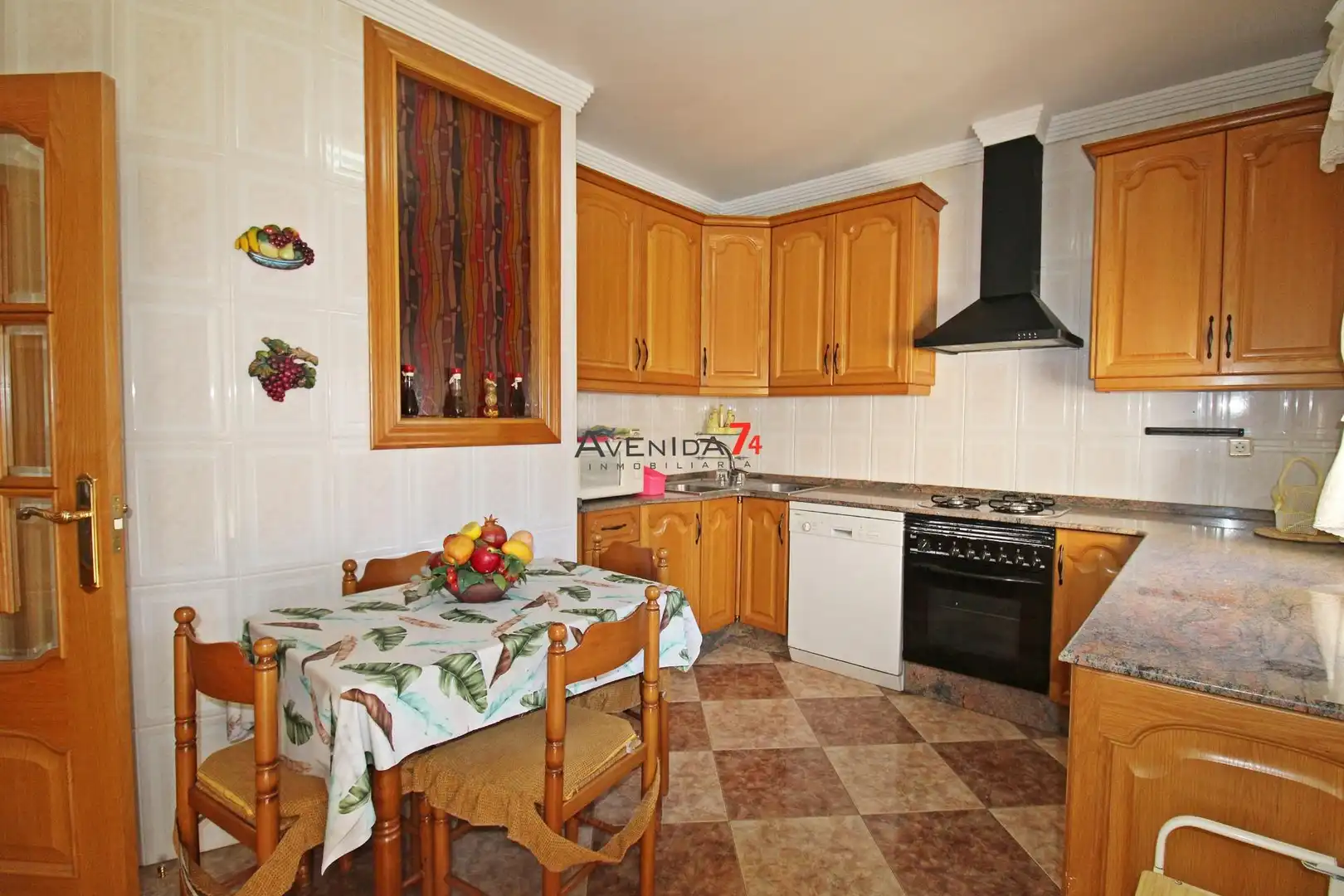 Cuina de Casa o xalet en venda en Lorca amb Aire condicionat, Calefacció i Jardí privat