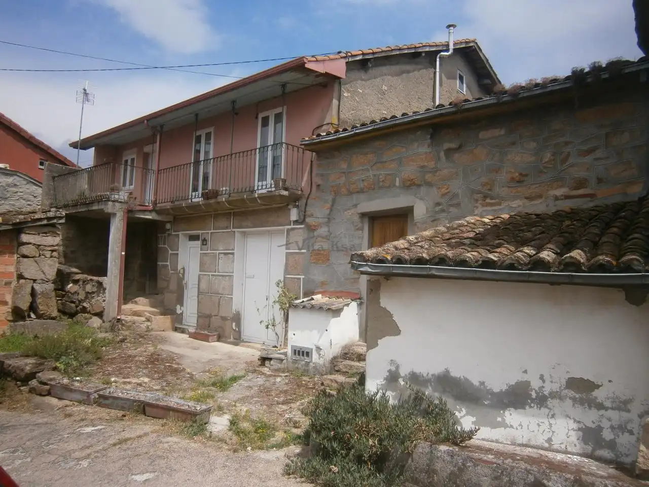 Vista exterior de Casa o xalet en venda en Ourense Capital  amb Calefacció, Jardí privat i Terrassa
