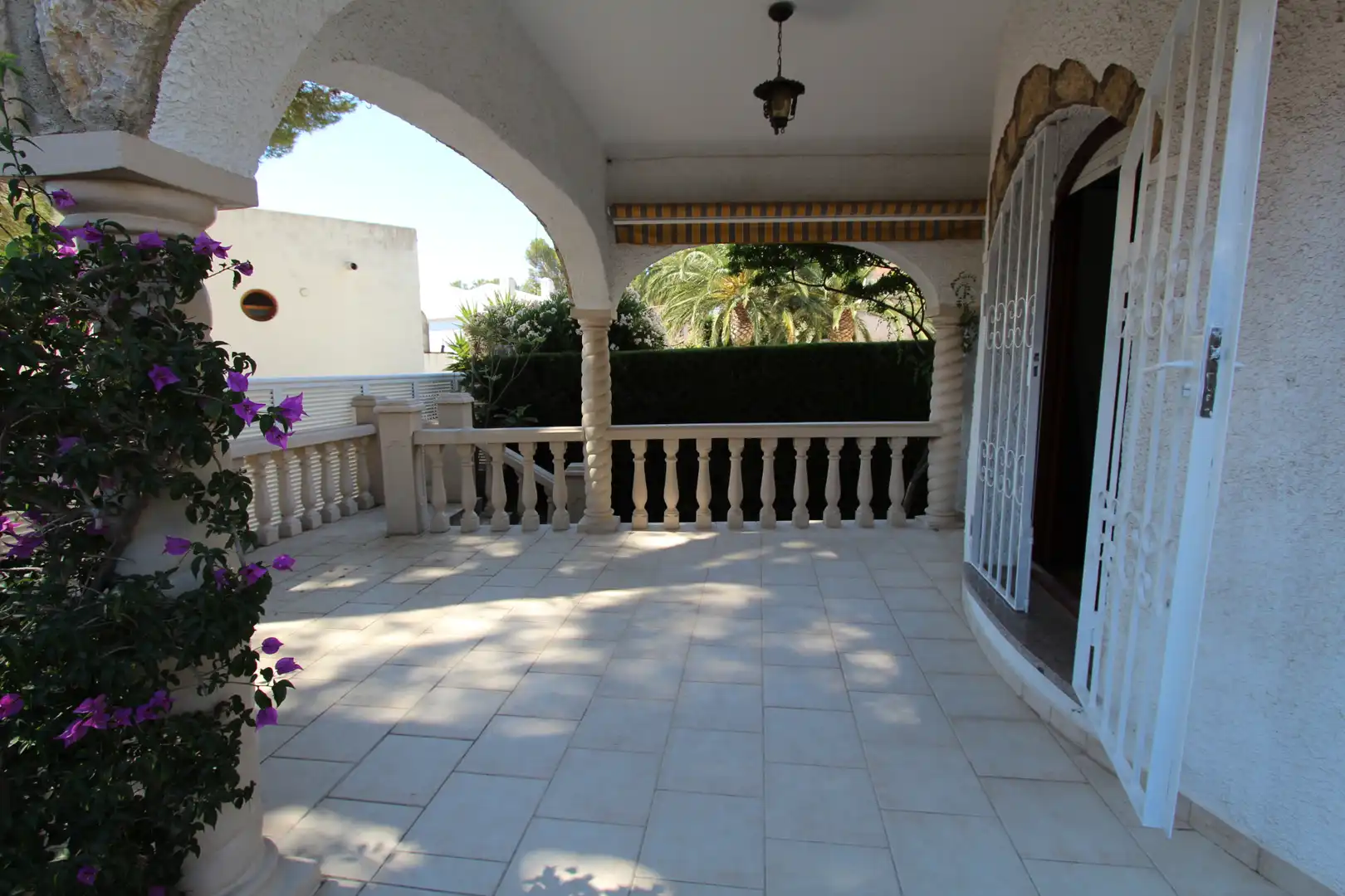 Terrassa de Casa o xalet en venda en Mont-roig del Camp amb Aire condicionat, Jardí privat i Terrassa