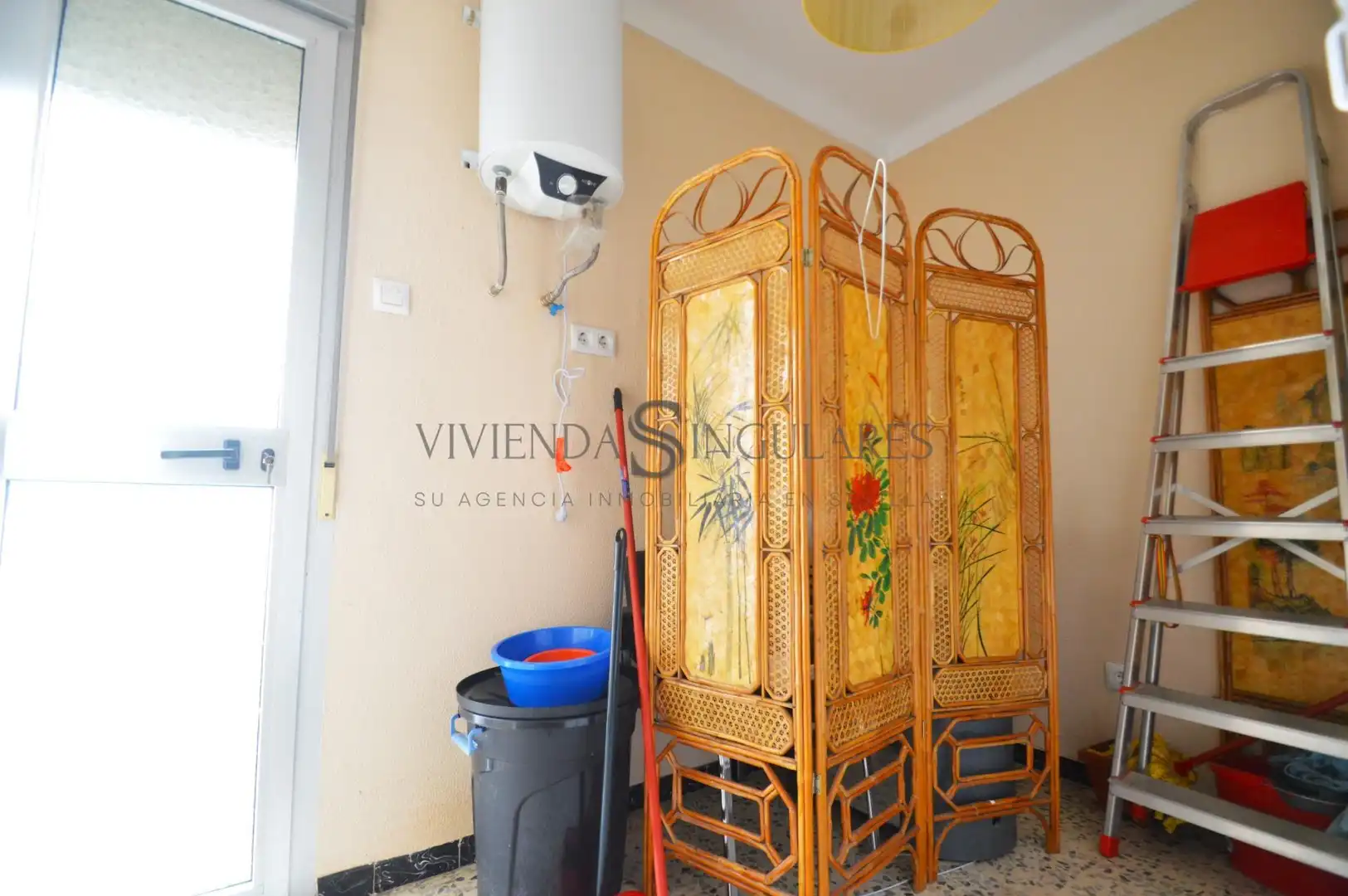 Flat for sale in Sevilla  with Air Conditioner, Terrace and Storage room