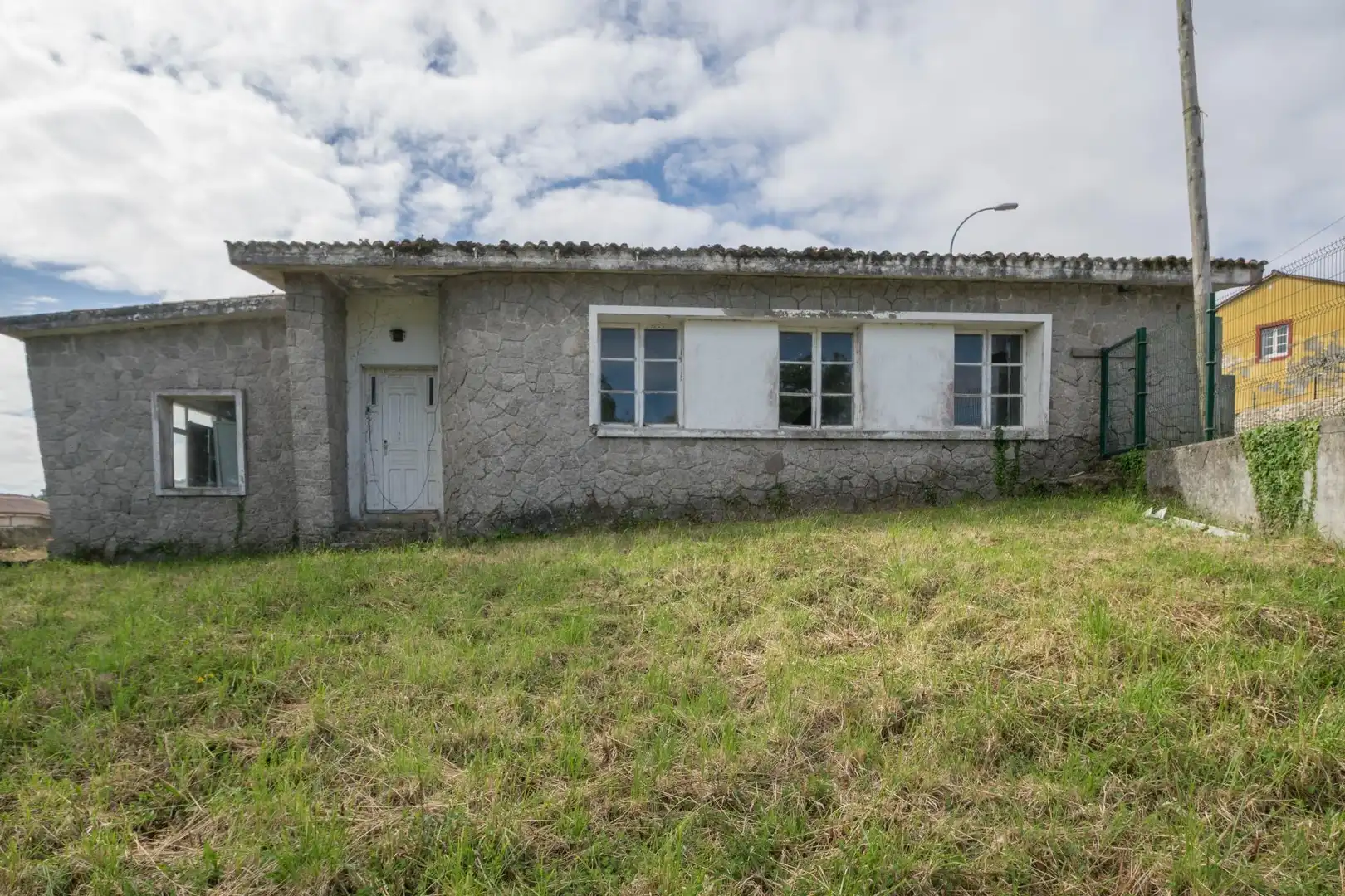 Vista exterior de Casa o xalet en venda en Cambre  amb Terrassa