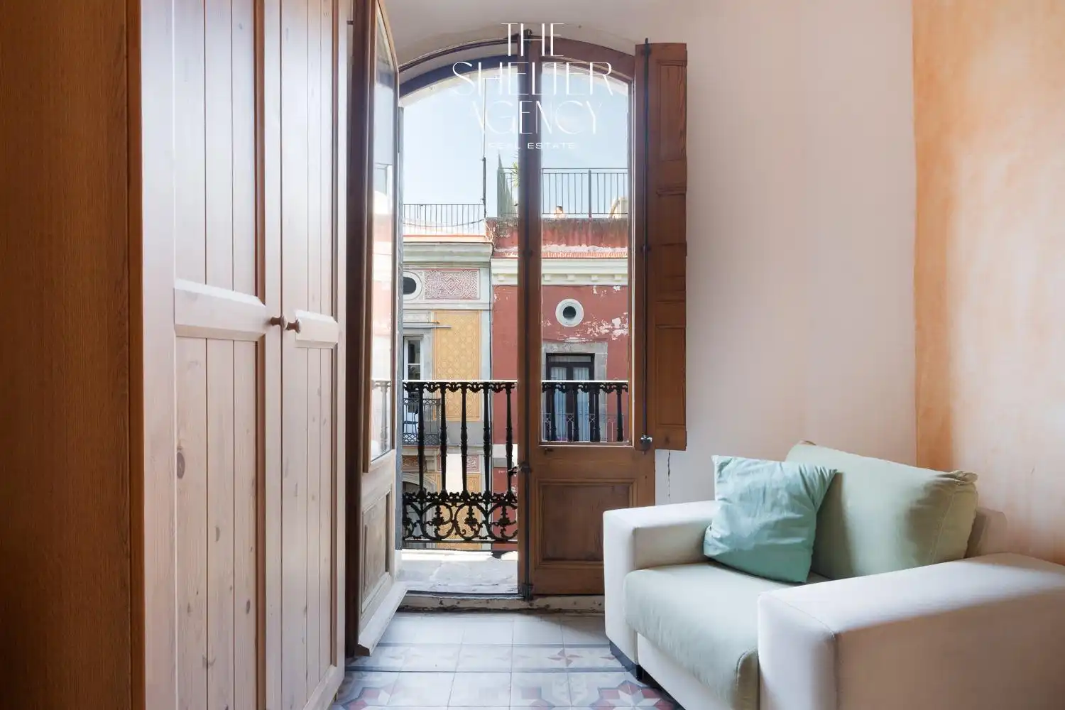 Ático en venta en Barcelona con Calefacción, Trastero y Balcón