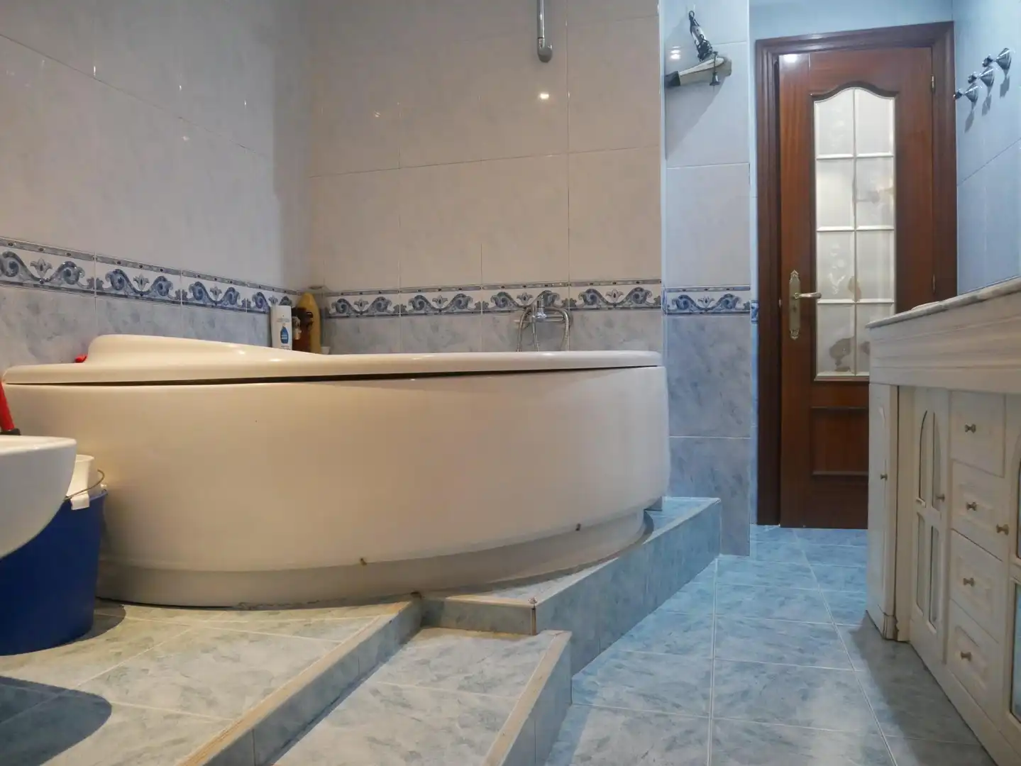 Bany de Pis en venda en Basauri  amb Calefacció, Traster i Balcó