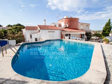 Casa amb piscina en venda a Santa Anna - Sol de l'Est