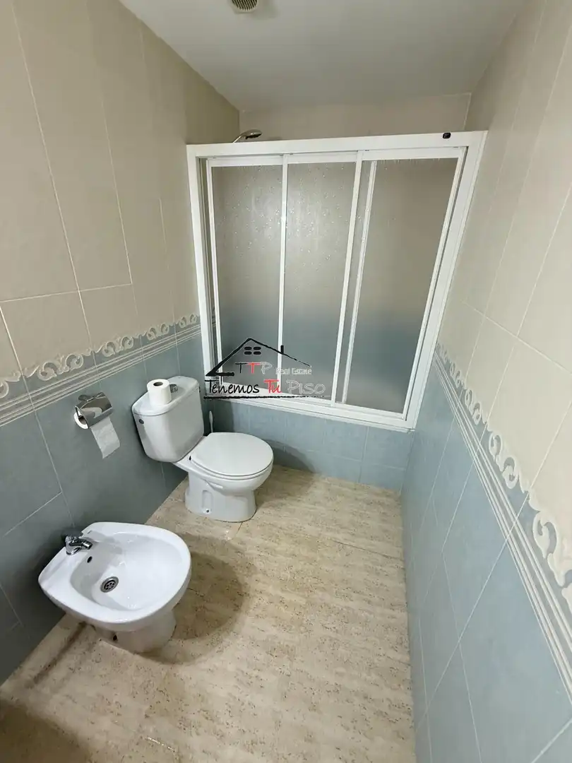 Baño de Apartamento en venta en Benicarló con Terraza, Trastero y Amueblado