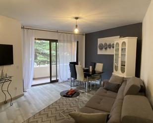 Sala d'estar de Apartament en venda en Villanueva de Algaidas amb Aire condicionat, Jardí privat i Terrassa