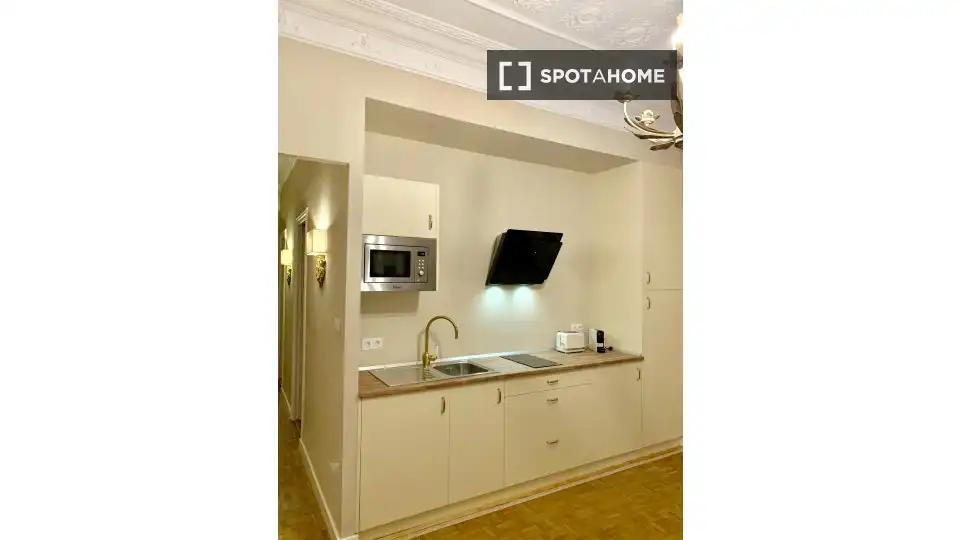 Cocina de Piso de alquiler en Valencia con Aire acondicionado, Calefacción y Amueblado