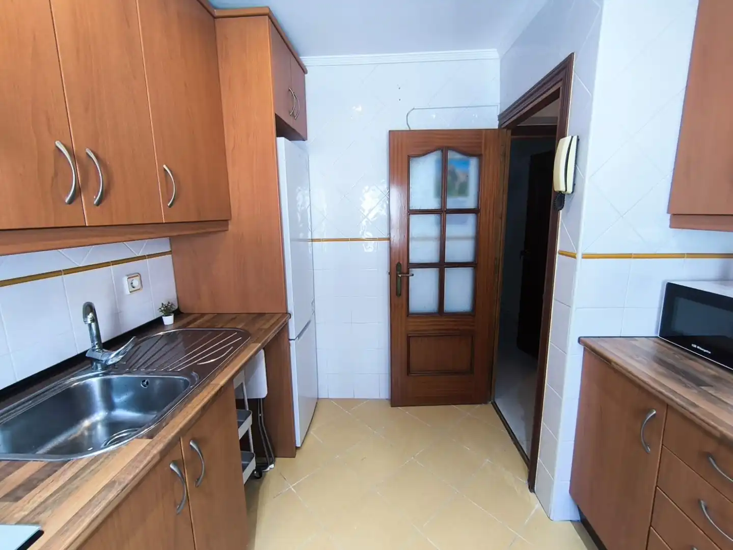 Kitchen of Flat for share in Alcalá de Henares  with Heating, Furnished and Oven