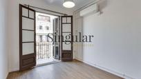 Bedroom of Flat for sale in  Barcelona Capital  with Air Conditioner, Heating and Private garden