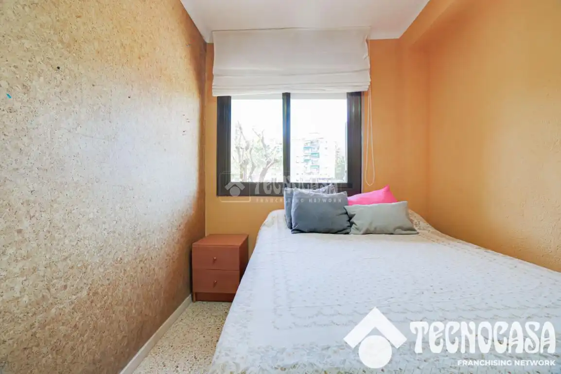 Habitación de Piso en venta en Badalona con Balcón