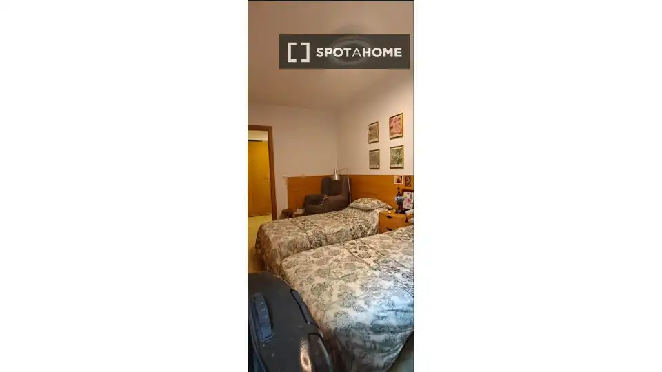 Bedroom of Flat for rent in Camins al Grau
