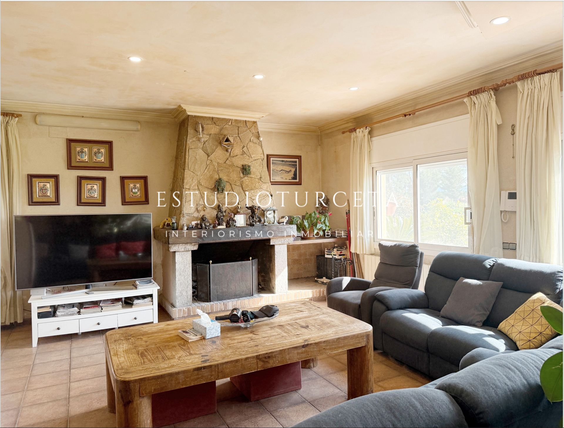 Sala d'estar de Casa o xalet en venda en Llagostera amb Calefacció, Jardí privat i Forn