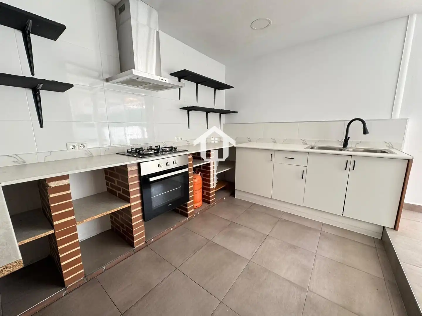 Cocina de Casa adosada en venta en Alicante / Alacant con Terraza, Trastero y Amueblado