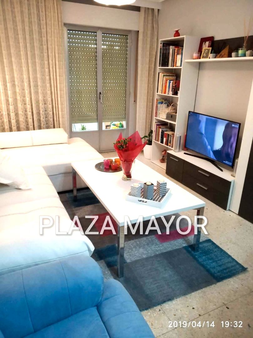 Living room of Flat for sale in Salamanca Capital  with Heating, Oven and Washing machine