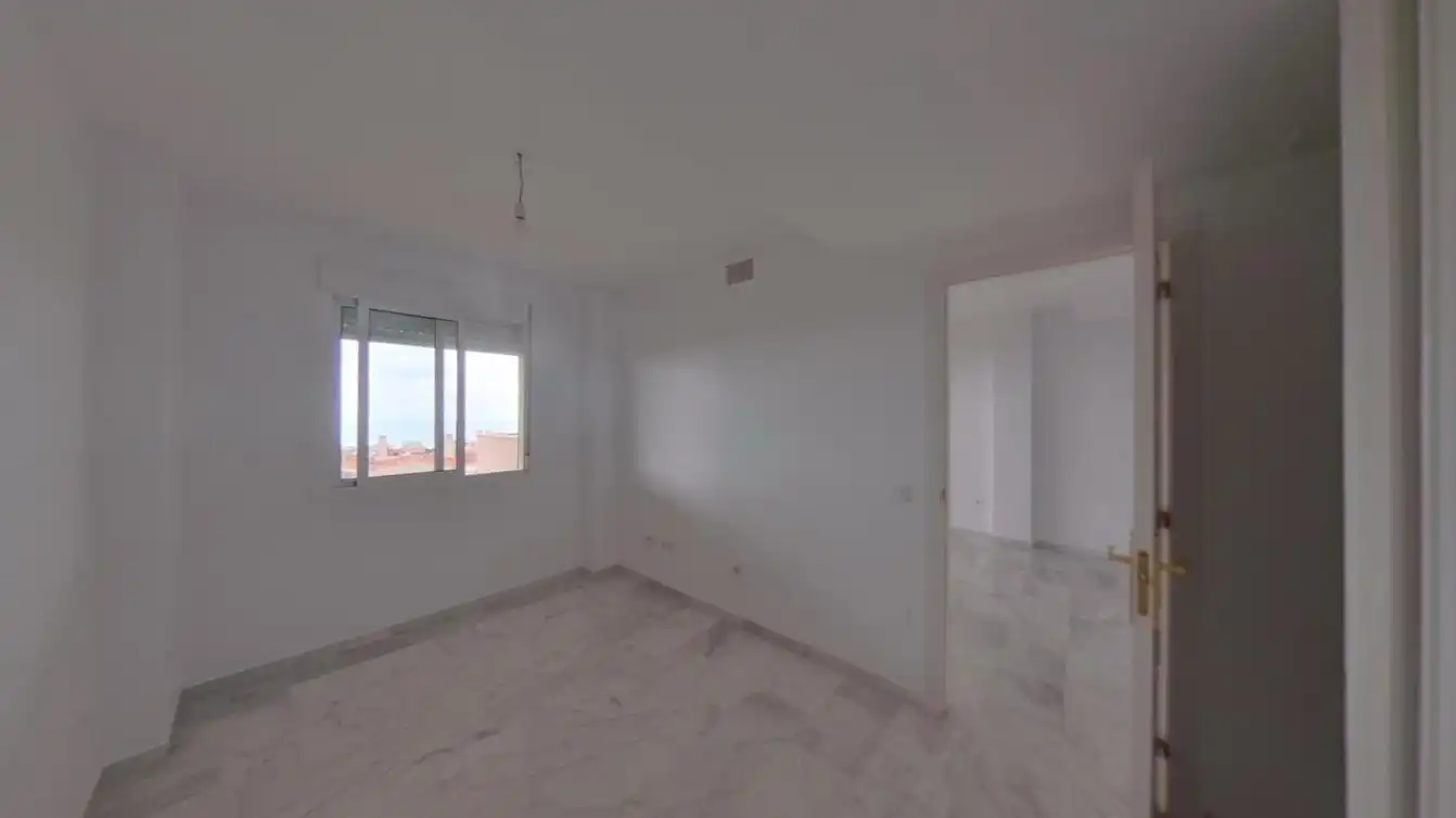 Habitación de Apartamento en venta en Benalmádena con Aire acondicionado, Calefacción y Terraza