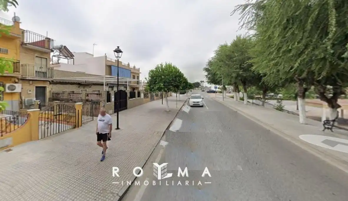 Casa adosada en venta en La Algaba