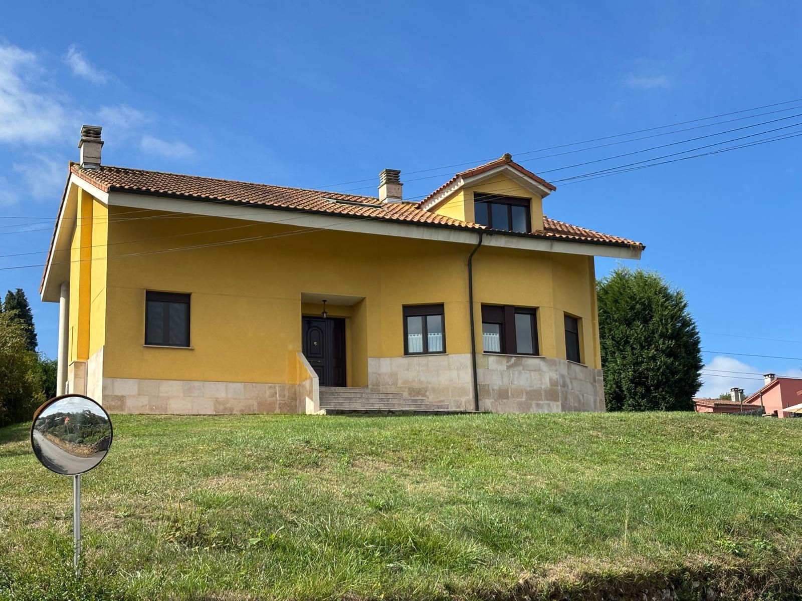 Vista exterior de Casa o chalet en venta en Llanera con Calefacción, Jardín privado y Parquet