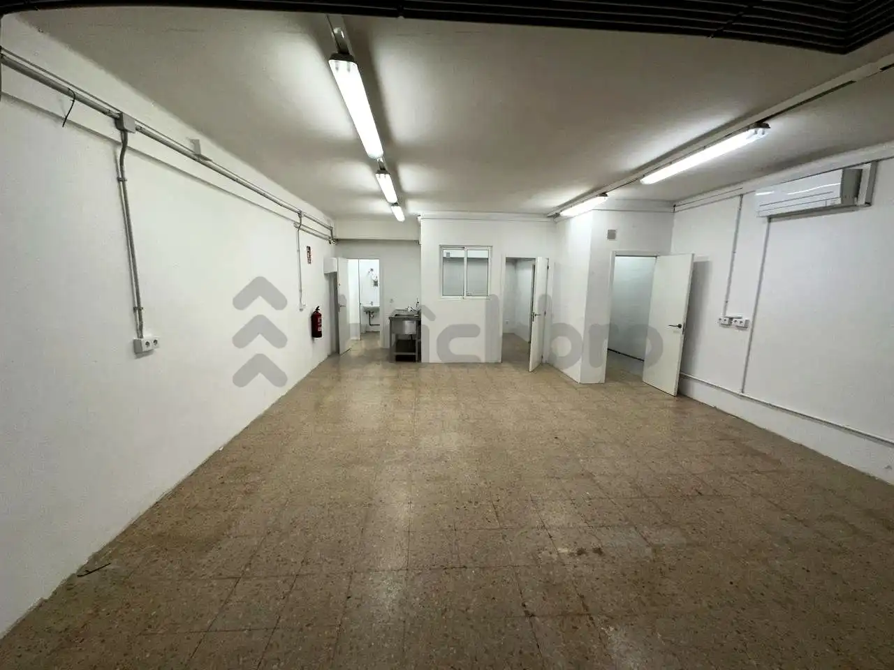 Commercial properties for sale in Barcelona  with Air Conditioner