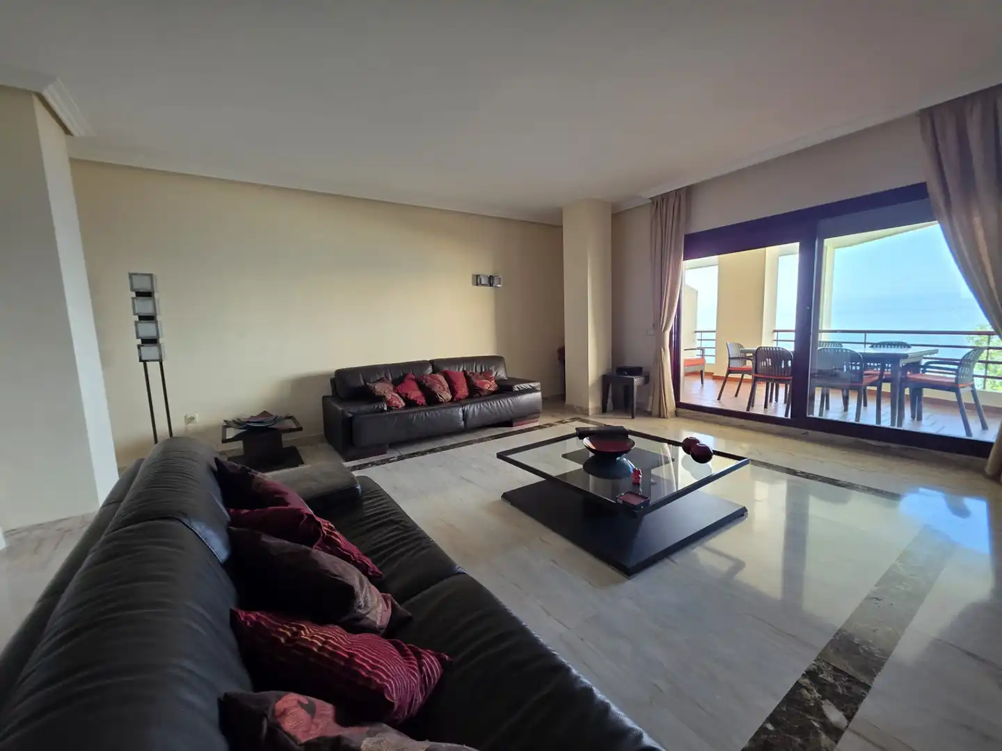 Sala d'estar de Pis en venda en Benalmádena amb Aire condicionat, Terrassa i Traster