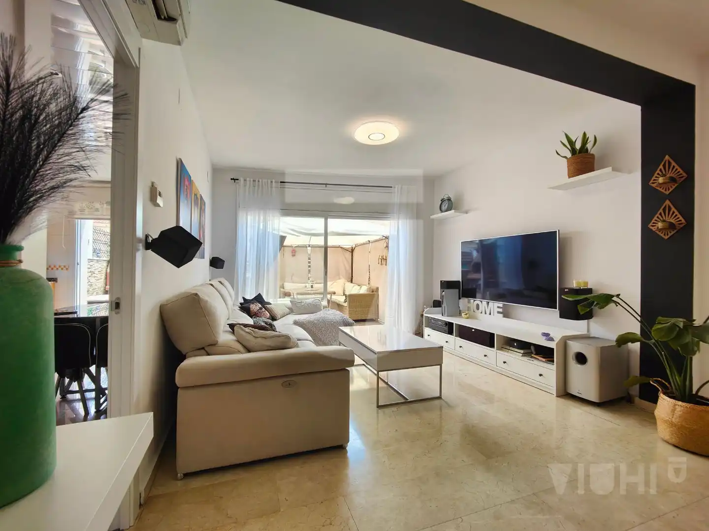 Sala d'estar de Dúplex en venda en Montgat amb Aire condicionat, Calefacció i Jardí privat