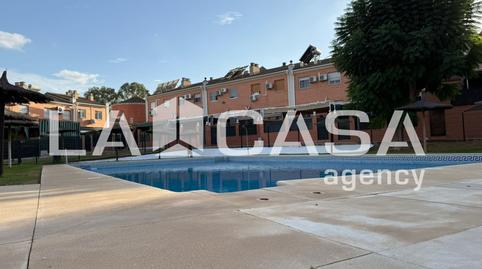 Foto 3 de Casa adosada en venta en Avenida de Europa, Montequinto